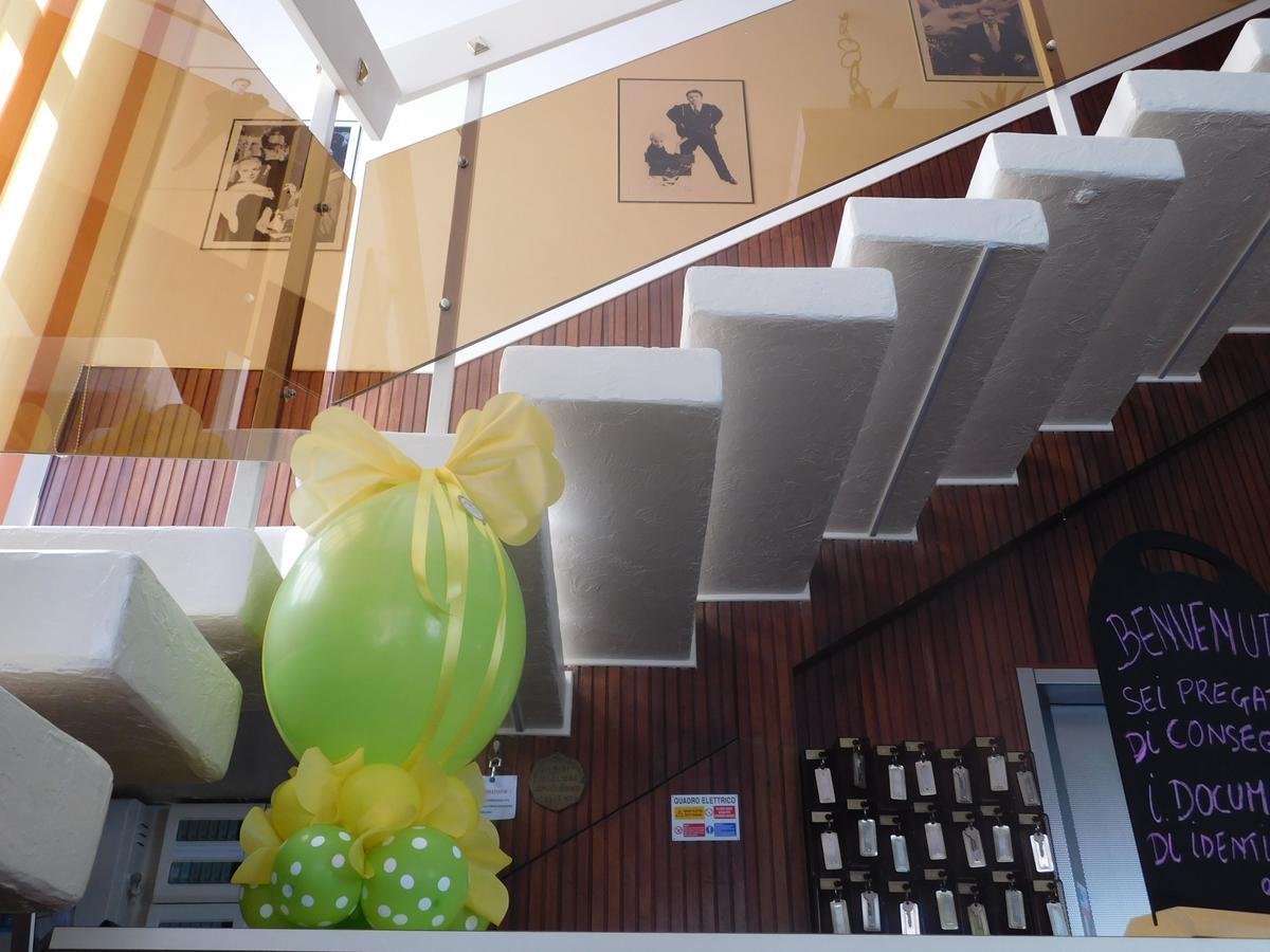 Hotel Dolores ริมินี ภายนอก รูปภาพ