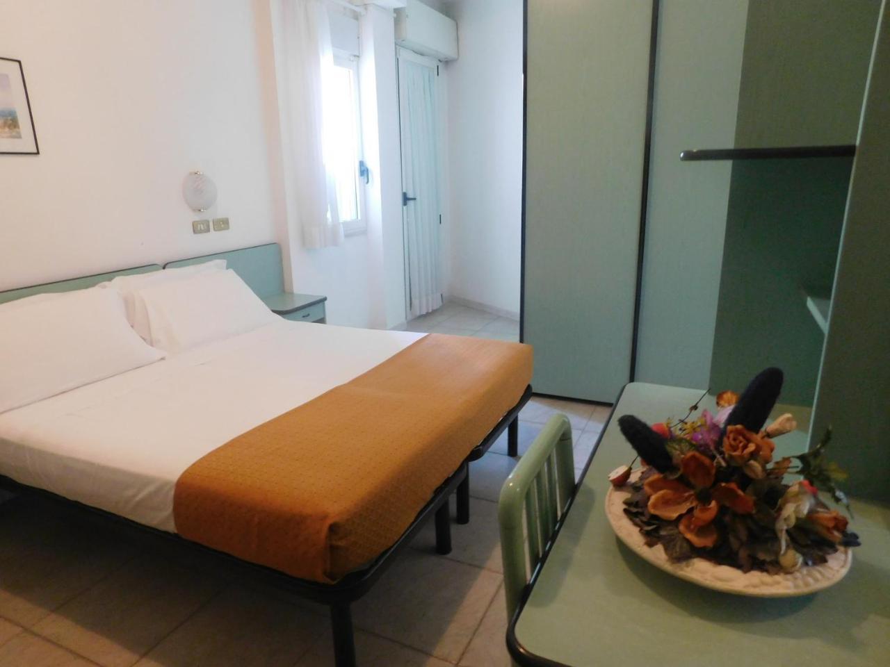 Hotel Dolores ริมินี ภายนอก รูปภาพ