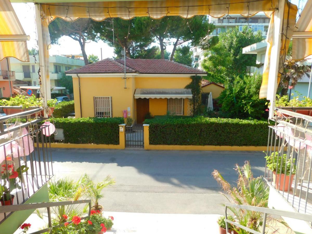 Hotel Dolores ริมินี ภายนอก รูปภาพ